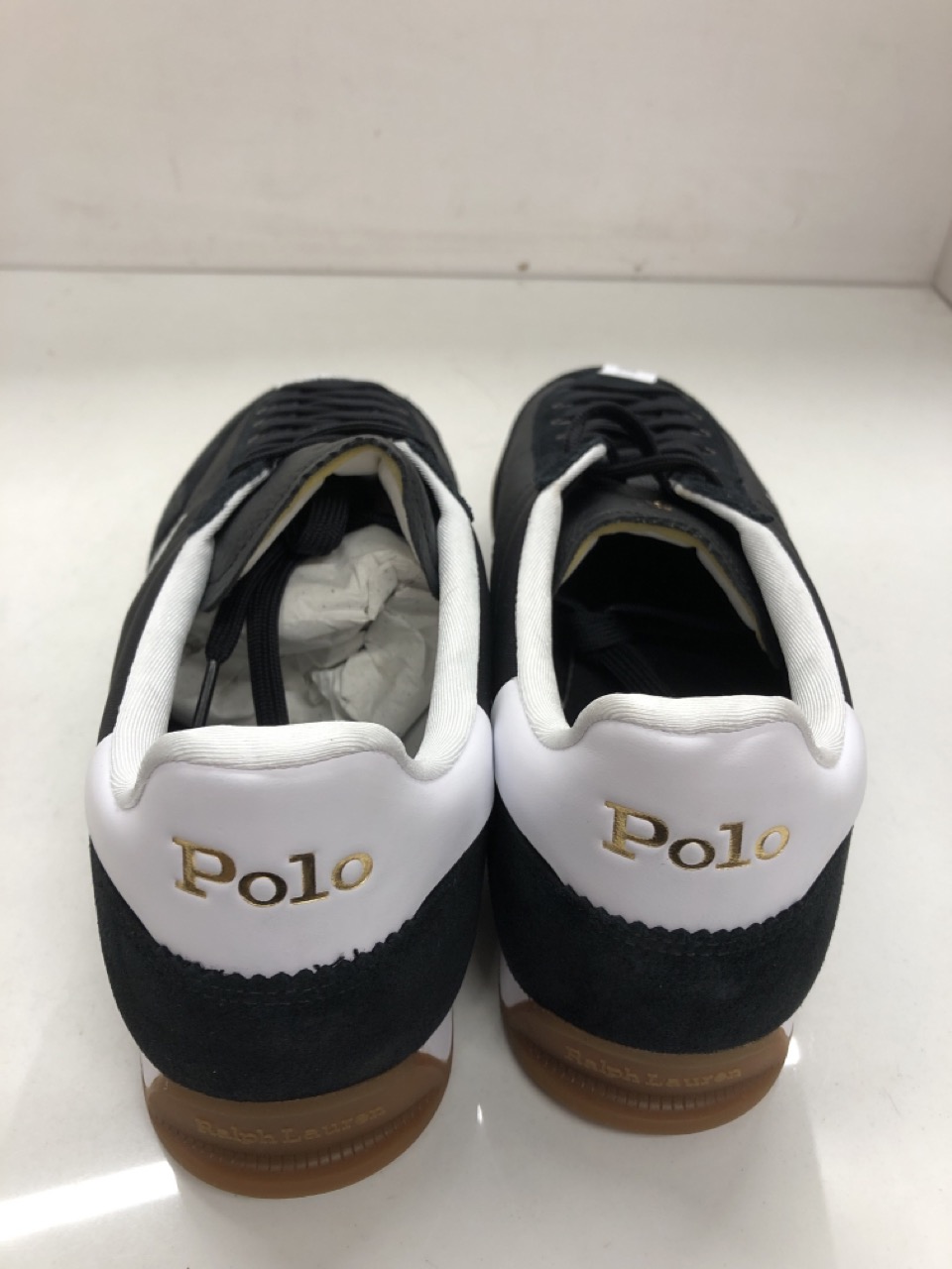Lot 467  
            Edinburgh SR24 - Delivery Only 

                
POLO RALPH LAUREN BLACK TRAINERS UK 10: LOCATION - G RACK - Image 2