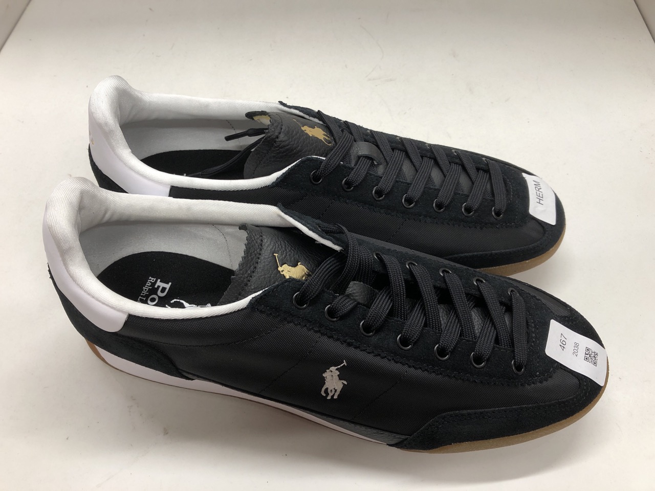 Lot 467  
            Edinburgh SR24 - Delivery Only 

                
POLO RALPH LAUREN BLACK TRAINERS UK 10: LOCATION - G RACK - Image 3