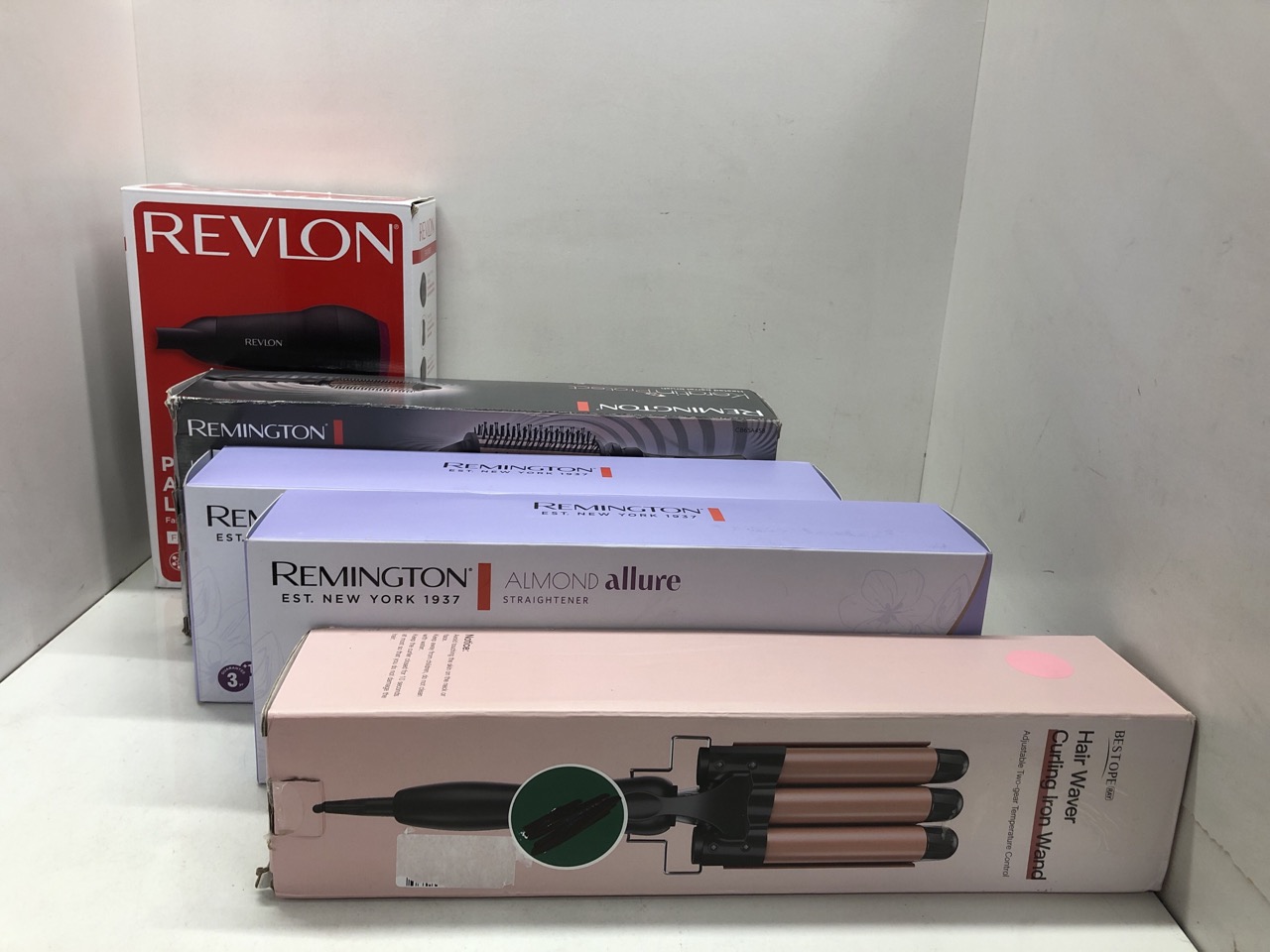 Lot 473  
            Edinburgh SR24 - Delivery Only 

                
QUANTITY OF HEALTH & BEAUTY ITEMS TO INCLUDE REVLON RVDR5823UK HARMONY DRY & STYL...