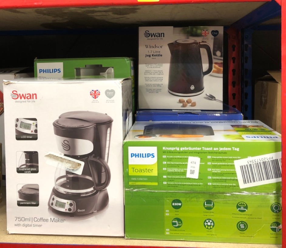 Lot 474  
            Edinburgh SR24 - Delivery Only 

                
QUANTITY OF KITCHEN & APPLIANCES ITEMS TO INCLUDE SWAN SK13130N PROGRAMMABLE COFF...