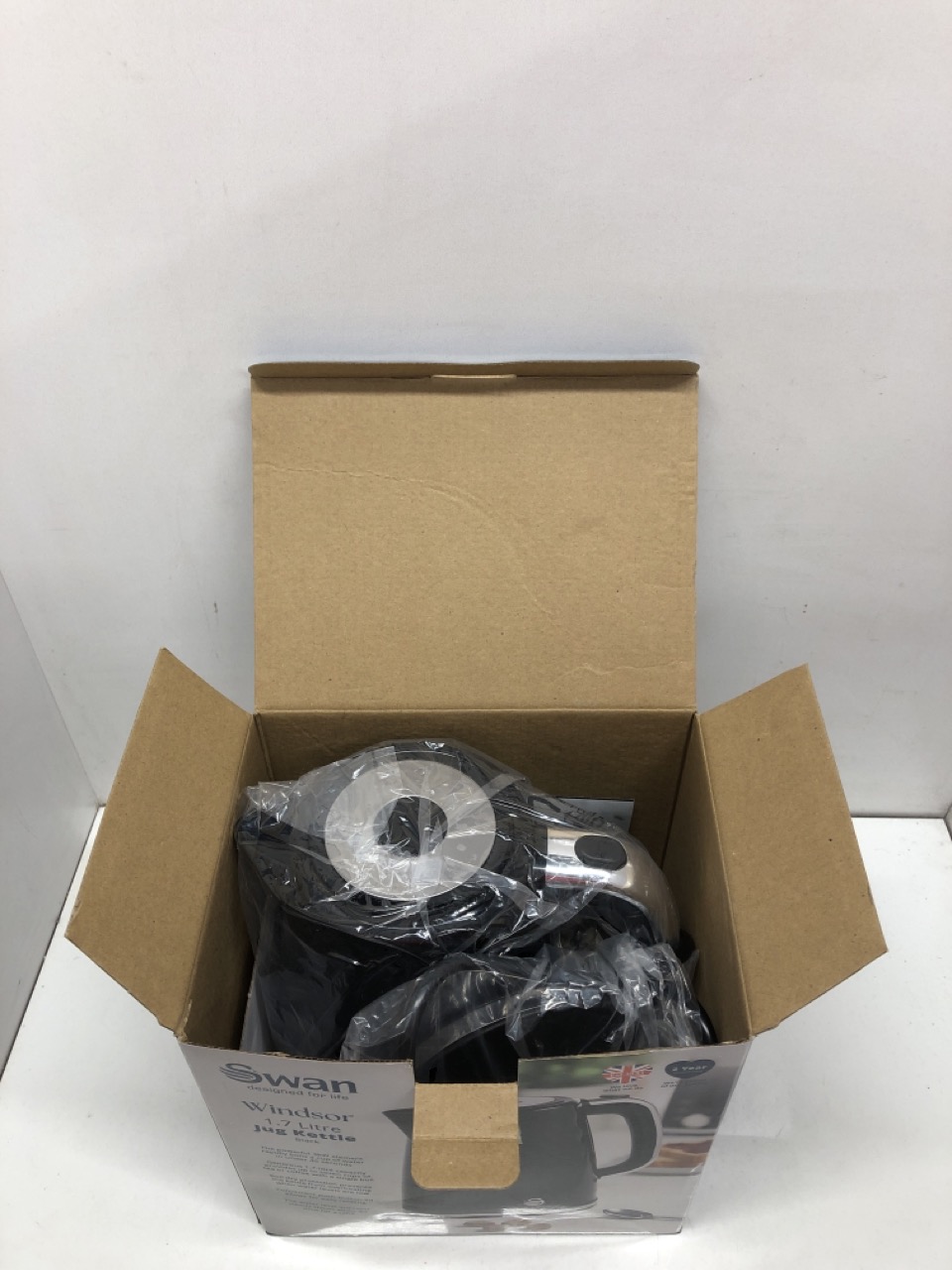 Lot 474  
            Edinburgh SR24 - Delivery Only 

                
QUANTITY OF KITCHEN & APPLIANCES ITEMS TO INCLUDE SWAN SK13130N PROGRAMMABLE COFF... - Image 4