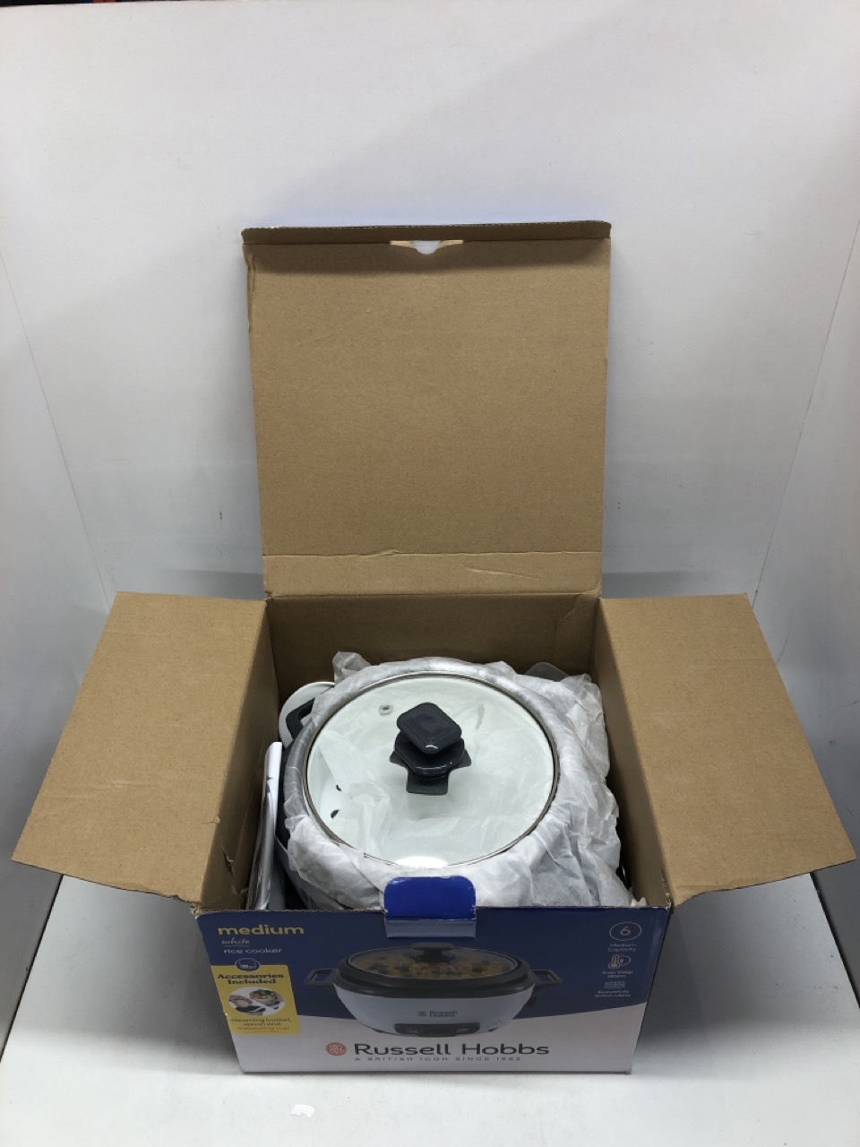 Lot 476  
            Edinburgh SR24 - Delivery Only 

                
QUANTITY OF  ITEMS TO INCLUDE PHILIPS 3000 SERIES HANDHELD STEAMER, 1000W, 20 G/M... - Image 4