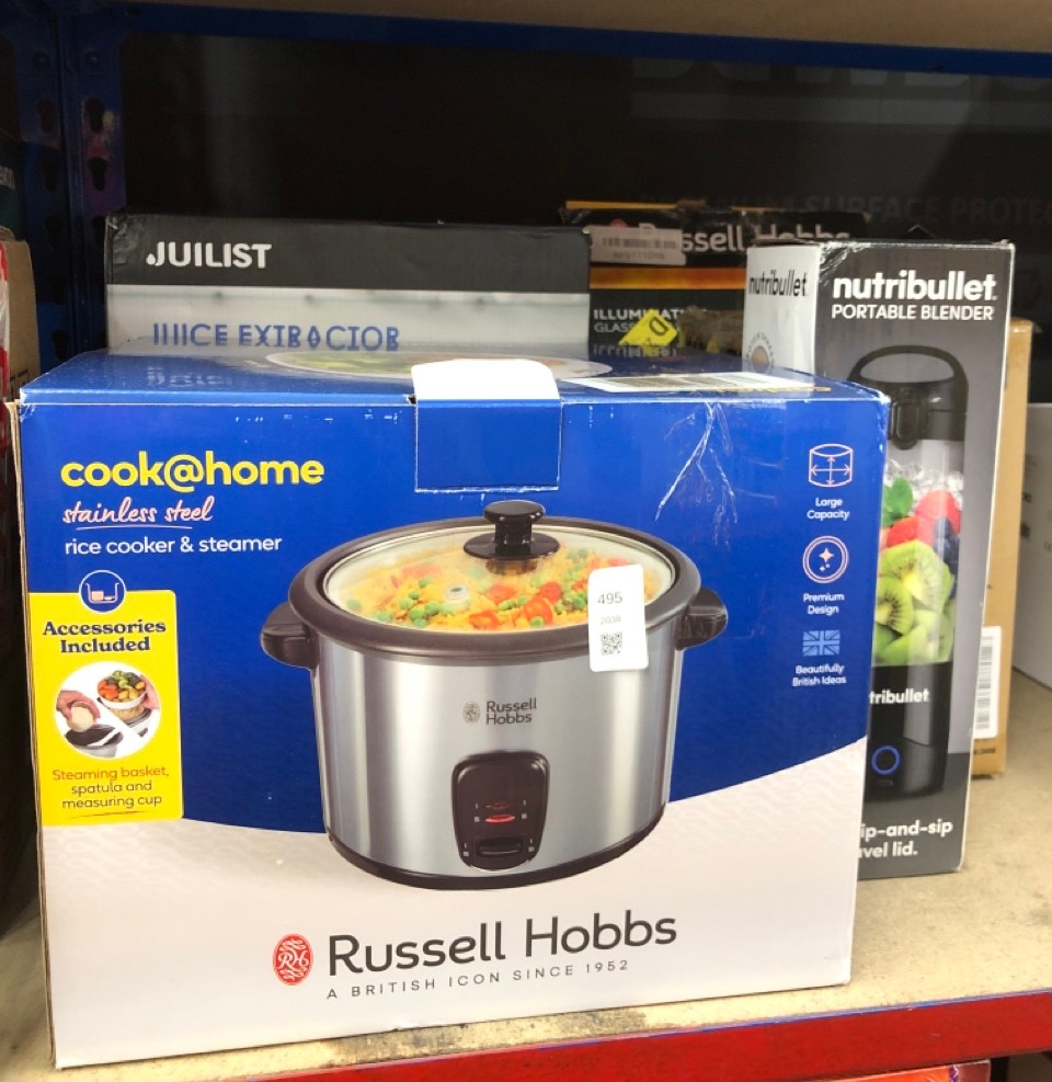 Lot 495  
            Edinburgh SR24 - Delivery Only 

                
QUANTITY OF KITCHEN & APPLIANCES ITEMS TO INCLUDE NUTRIBULLET PORTABLE BLENDER IN...