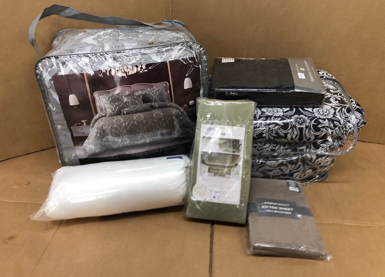 Lot 499  
            Edinburgh SR24 - Delivery Only 

                
QUANTITY OF GENERAL GOODS TO INCLUDE BEIGE PREMIUM QUALITY FITTED SHEETS 137 X 19...