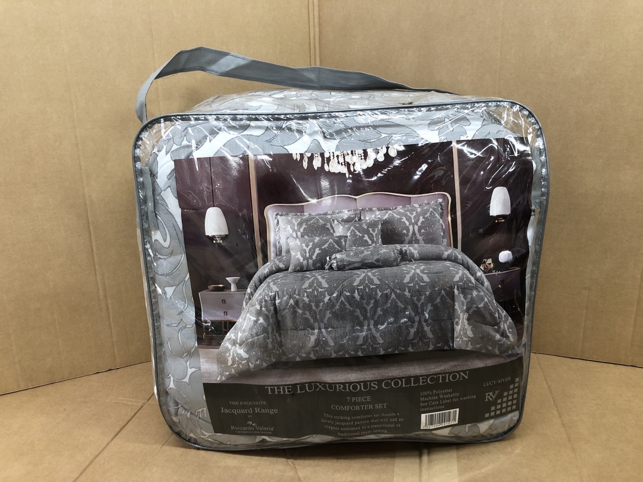 Lot 499  
            Edinburgh SR24 - Delivery Only 

                
QUANTITY OF GENERAL GOODS TO INCLUDE BEIGE PREMIUM QUALITY FITTED SHEETS 137 X 19...