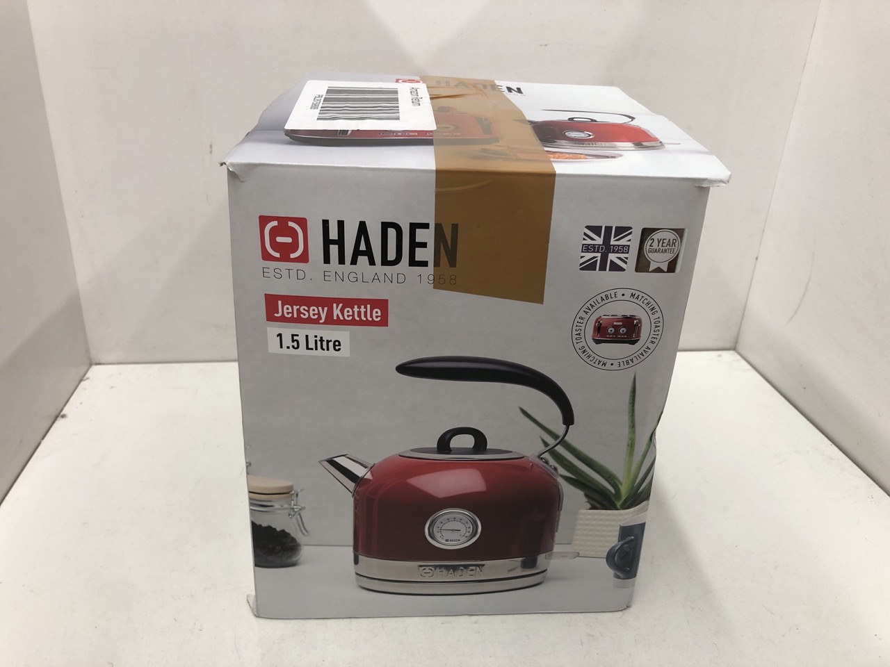 Lot 500  
            Edinburgh SR24 - Delivery Only 

                
QUANTITY OF KITCHEN & APPLIANCES ITEMS TO INCLUDE RUSSELL HOBBS KETTLE [1.7L, 300... - Image 3