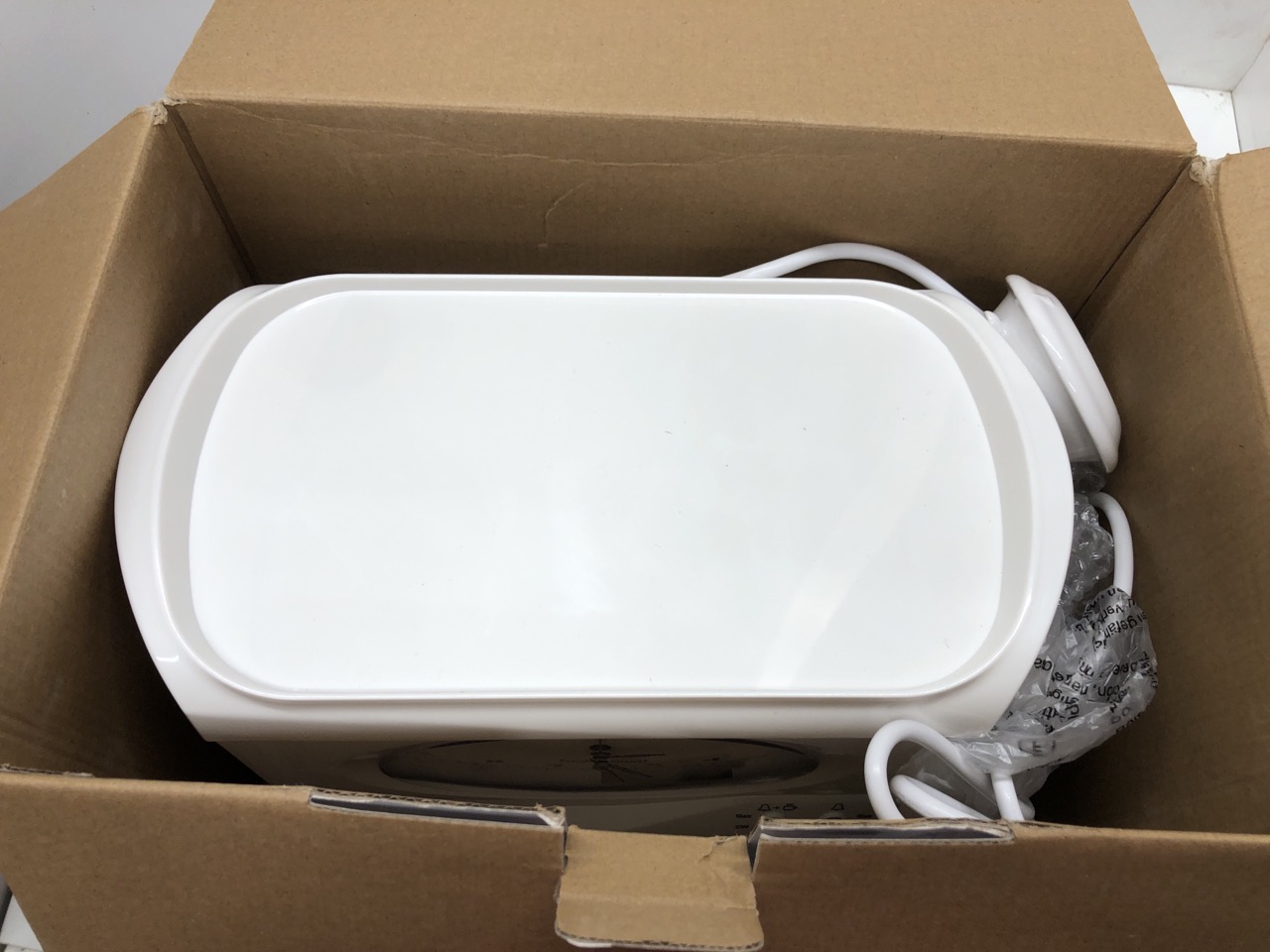 Lot 503  
            Edinburgh SR24 - Delivery Only 

                
QUANTITY OF KITCHEN & APPLIANCES ITEMS TO INCLUDE SWAN STM201N VINTAGE TEASMADE W... - Image 4