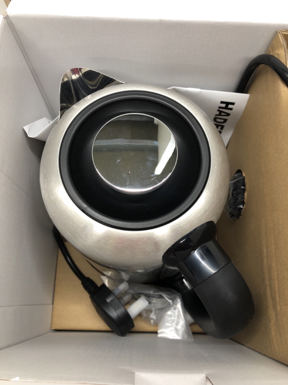 Lot 504  
            Edinburgh SR24 - Delivery Only 

                
QUANTITY OF KITCHEN & APPLIANCES ITEMS TO INCLUDE HADEN RICHMOND KETTLE – ELECTRI... - Image 4