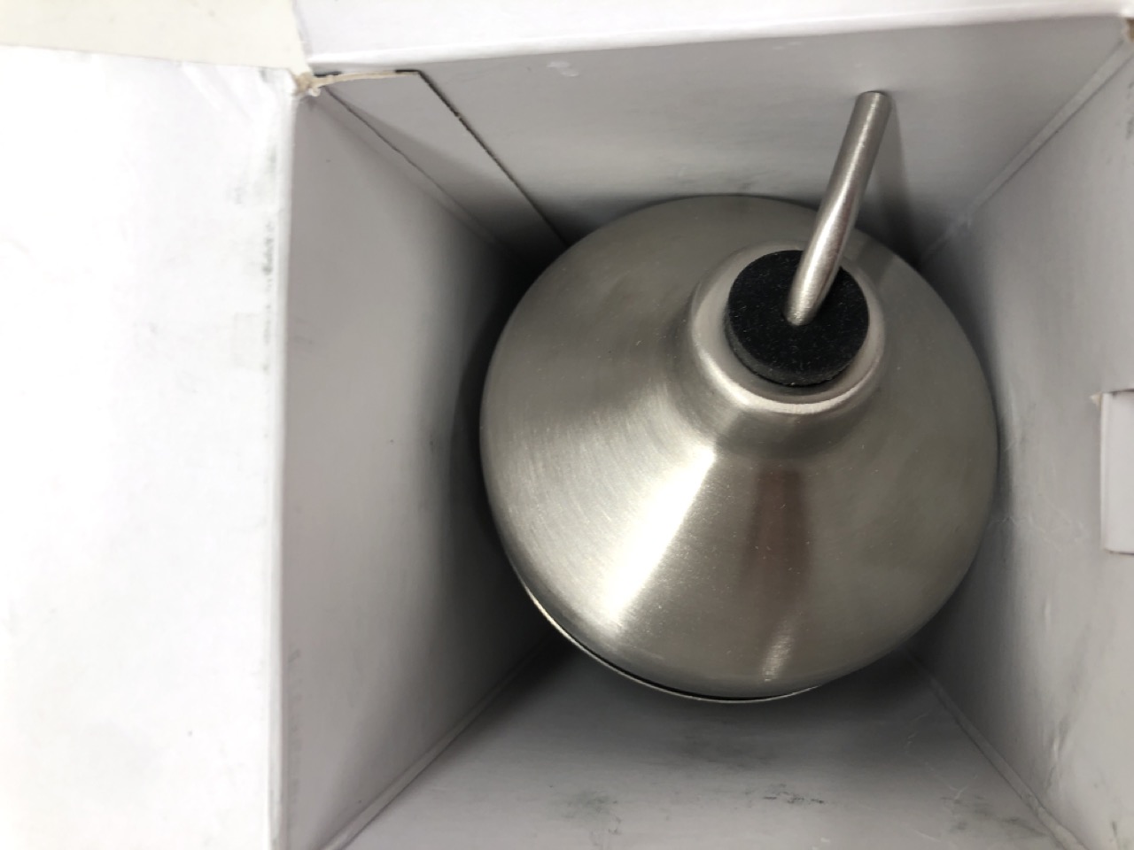 Lot 505  
            Edinburgh SR24 - Delivery Only 

                
QUANTITY OF KITCHEN & APPLIANCES ITEMS TO INCLUDE KRUPS XS600010 AUTO CAPPUCCINO ...