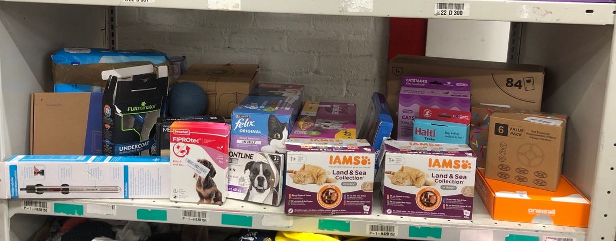 Lot 514  
            Edinburgh SR24 - Delivery Only 

                
QUANTITY OF PET PRODUCTS ITEMS TO INCLUDE IAMS DELIGHTS CAT WET LAND SEA IN GRAVY...