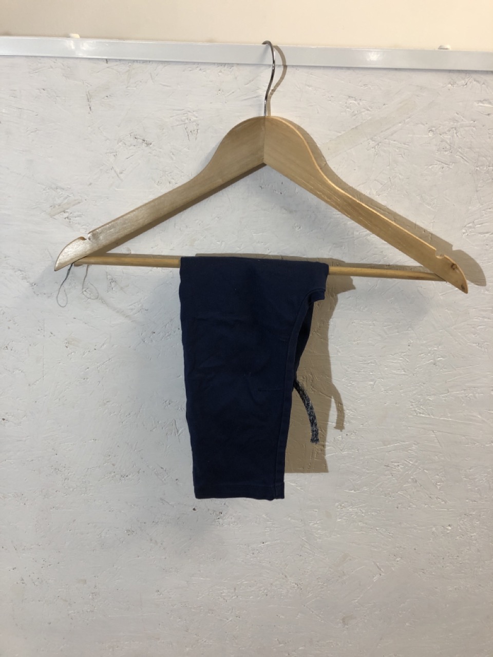 Lot 515  
            Edinburgh SR24 - Delivery Only 

                
1 X BOX OF KIDS CLOTHES TO INCLUDE PINK MINI MOUSE JACKET UK AGE 8 YEARS : LOCATI...