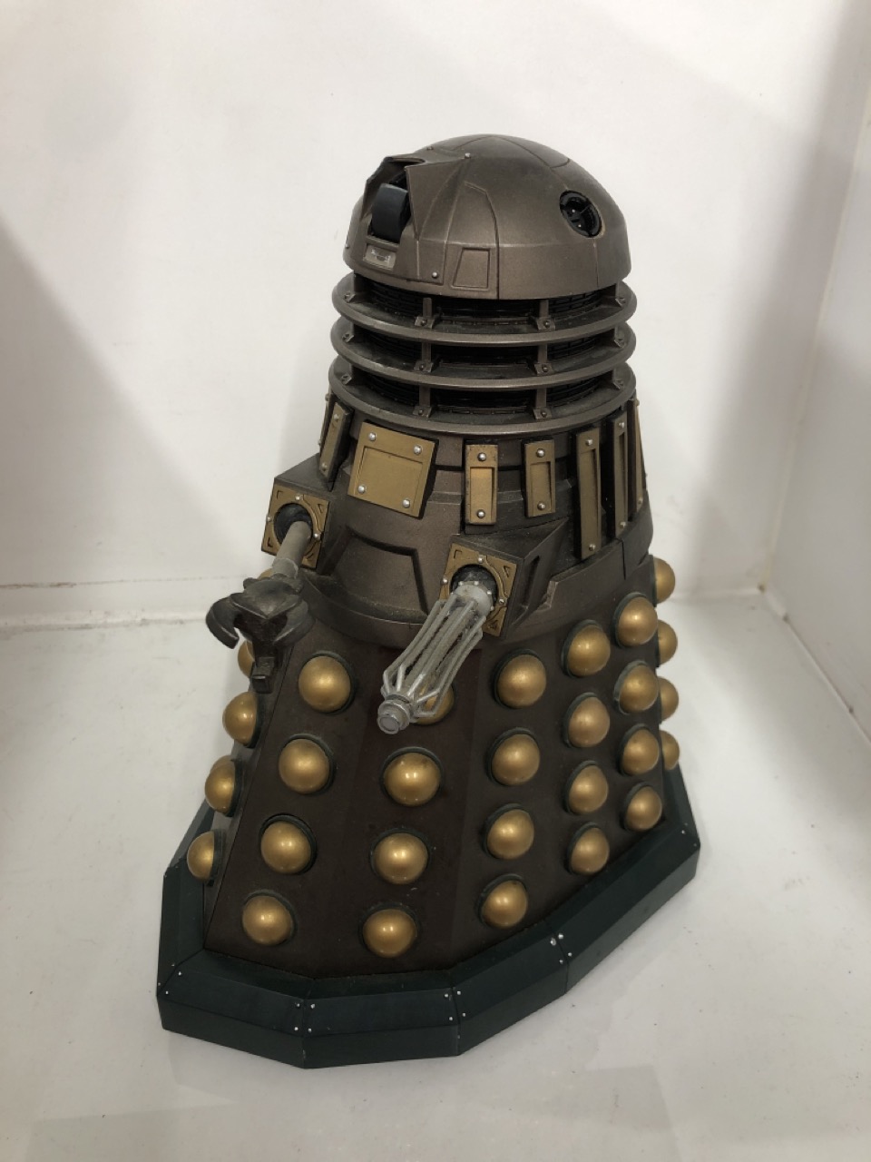 Lot 518  
            Edinburgh SR24 - Delivery Only 

                
QUANTITY OF ITEMS TO INCLUDE SIMPLE SOLUTION DISPOSABLE DOG DIAPERS FOR MALE DOGS... - Image 3