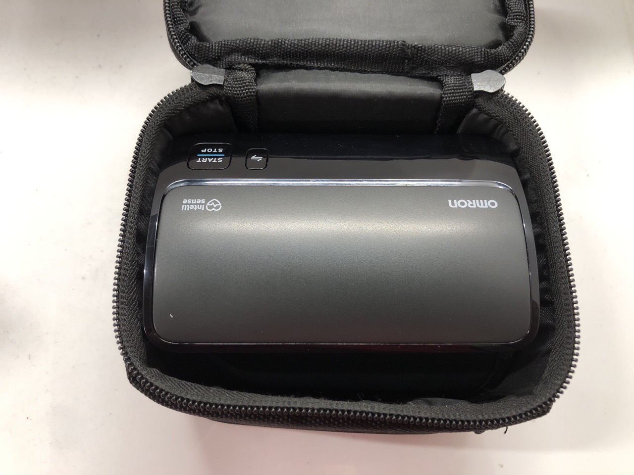 Lot 519  
            Edinburgh SR24 - Delivery Only 

                
QUANTITY OF HEALTH & BEAUTY ITEMS TO INCLUDE OMRON EVOLV WIRELESS UPPER ARM BLOOD... - Image 4