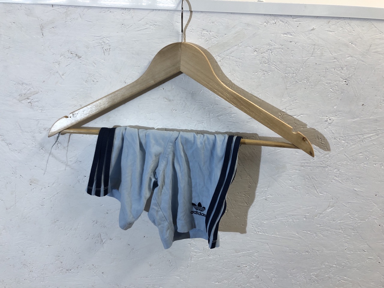 Lot 520  
            Edinburgh SR24 - Delivery Only 

                
1 X BOX OF KIDS CLOTHES TO INCLUDE BLUE ADIDAS SHORTS UK 18-24 MONTHS : LOCATION ...