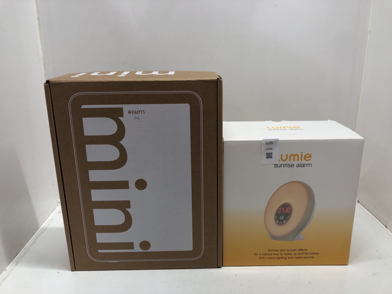 Lot 526  
            Edinburgh SR24 - Delivery Only 

                
LUMIE SUNRISE ALARM - SUNRISE WAKE-UP ALARM, SUNSET SLEEP FEATURE, SOUNDS AND MOO...