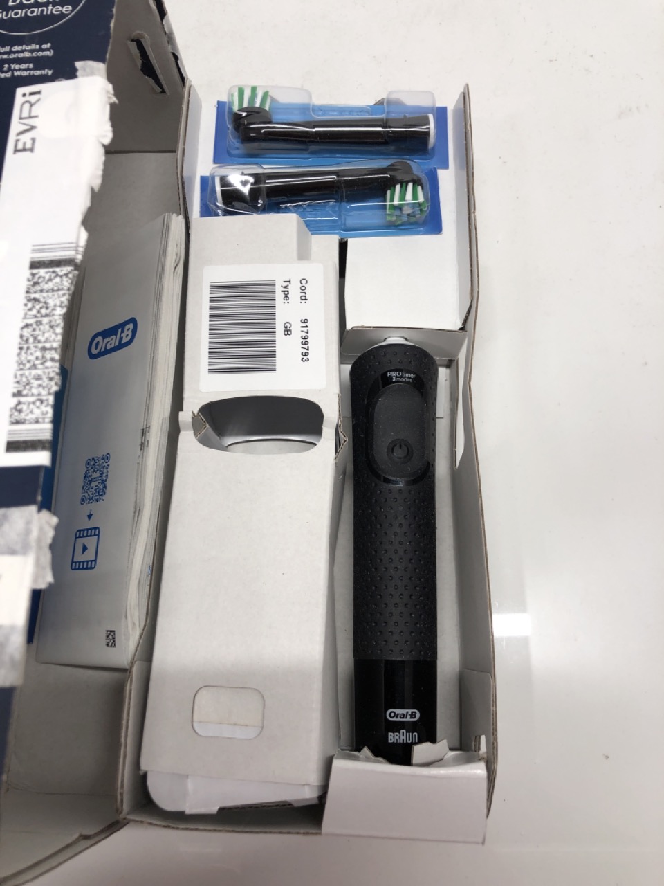 Lot 527  
            Edinburgh SR24 - Delivery Only 

                
QUANTITY OF HEALTH & BEAUTY ITEMS TO INCLUDE ORAL-B VITALITY PRO ELECTRIC TOOTHBR... - Image 4
