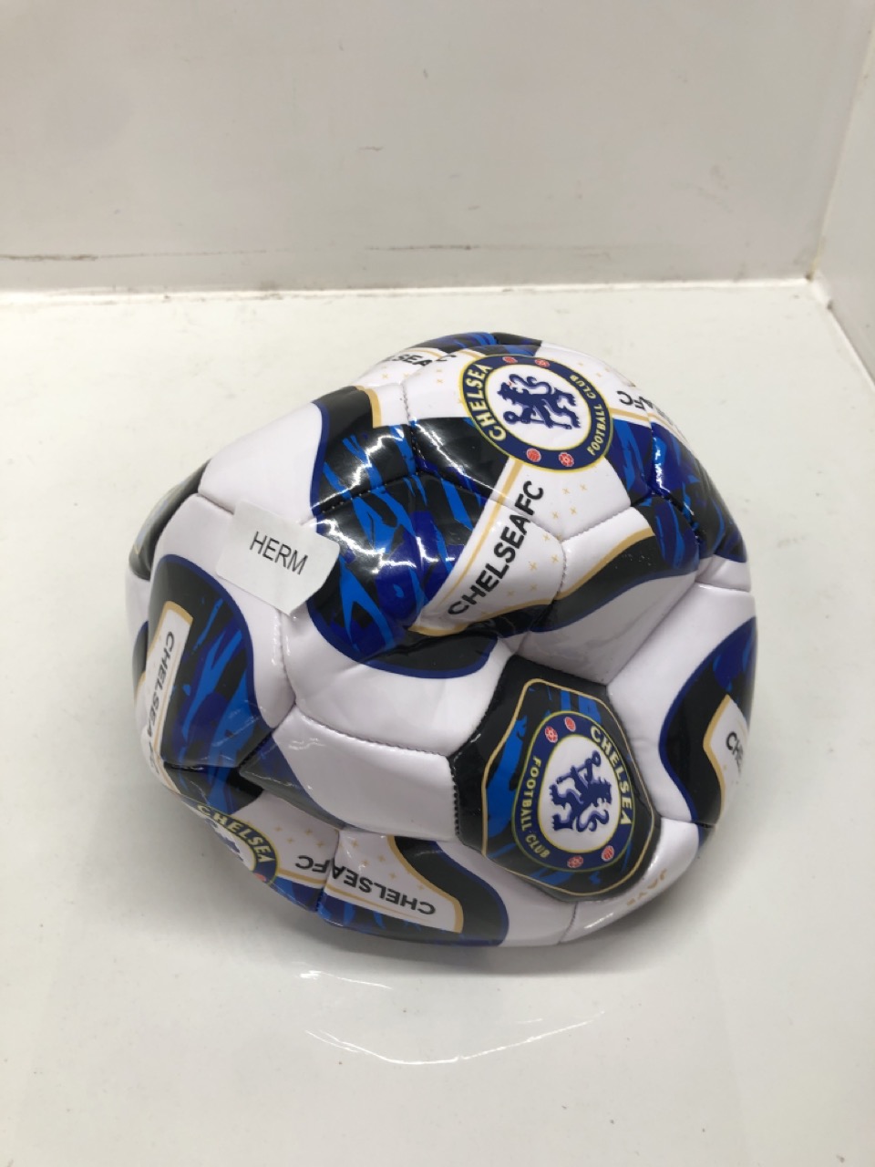 Lot 528  
            Edinburgh SR24 - Delivery Only 

                
QUANTITY OF GENRAL GOODS TO INCLUDE HITOZON WIRELESS MICROPHONE: LOCATION - BACK ... - Image 2