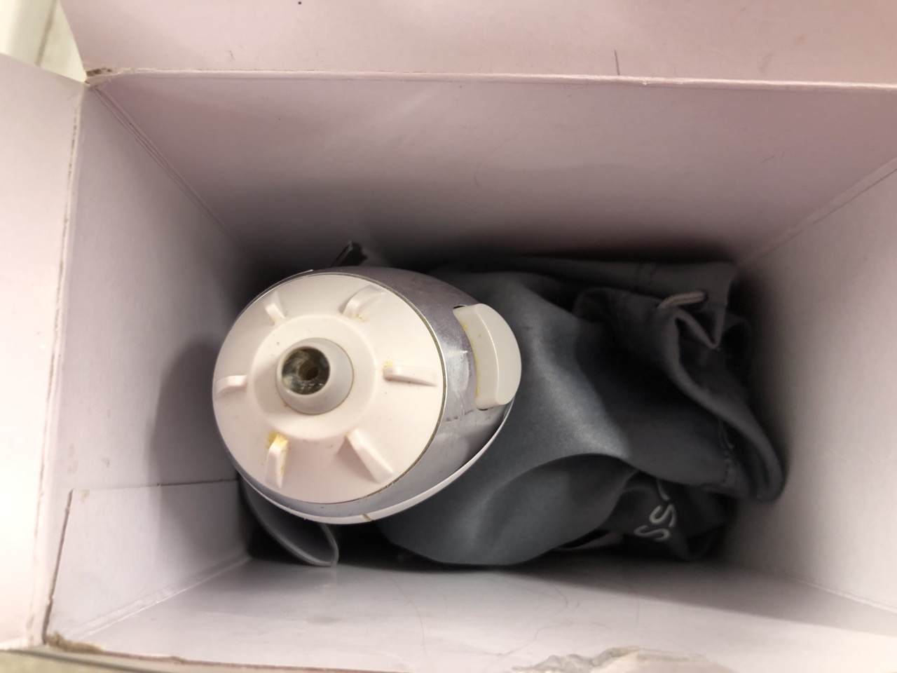 Lot 538  
            Edinburgh SR24 - Delivery Only 

                
QUANTITY OF HEALTH & BEAUTY ITEMS TO INCLUDE WATERPIK CORDLESS ADVANCED WATER FLO...