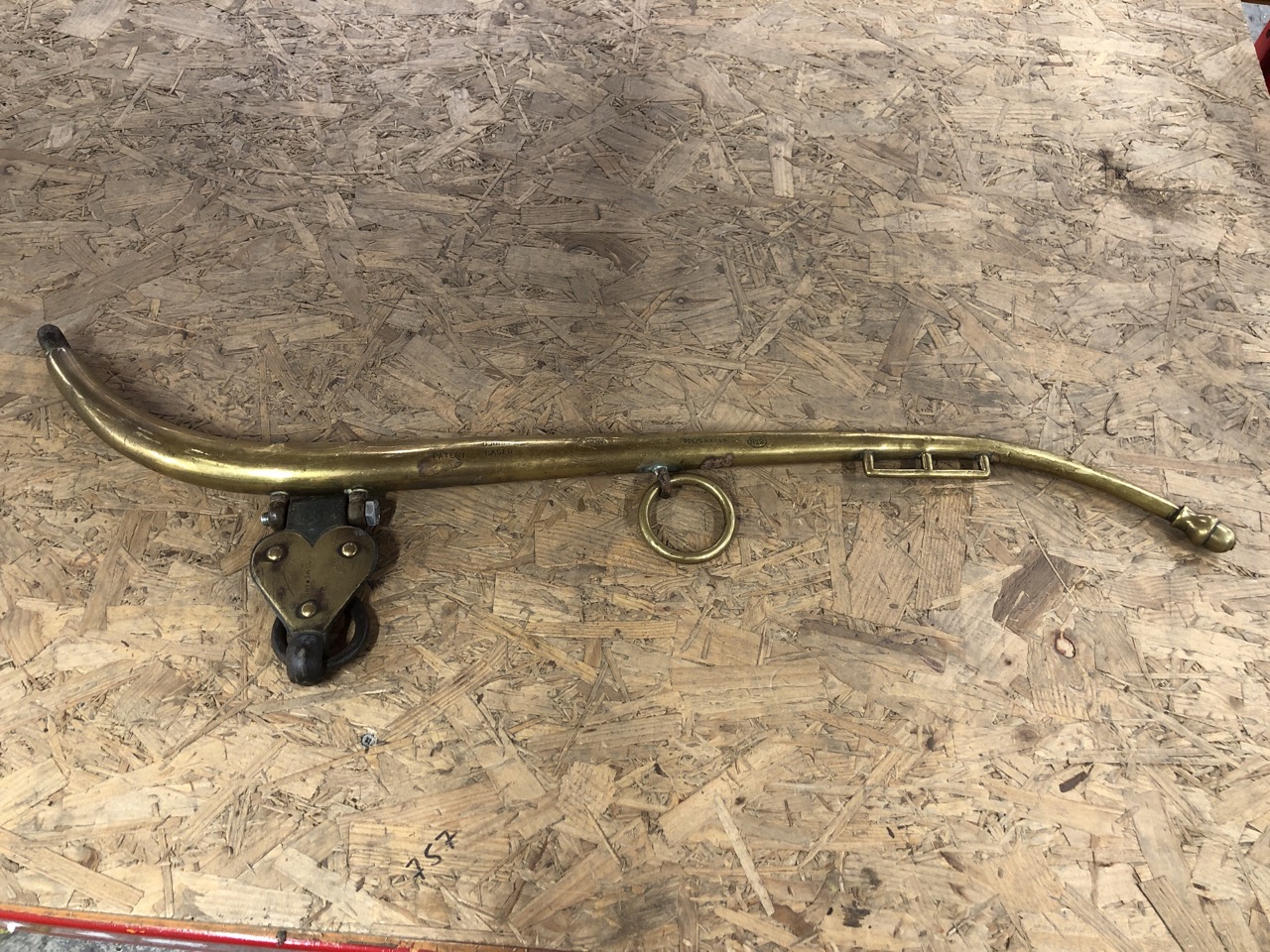 Lot 540  
            Edinburgh SR24 - Delivery Only 

                
2 X ANTIQUE BRASS HORSE HAMES: LOCATION - BACK RACK - Image 2