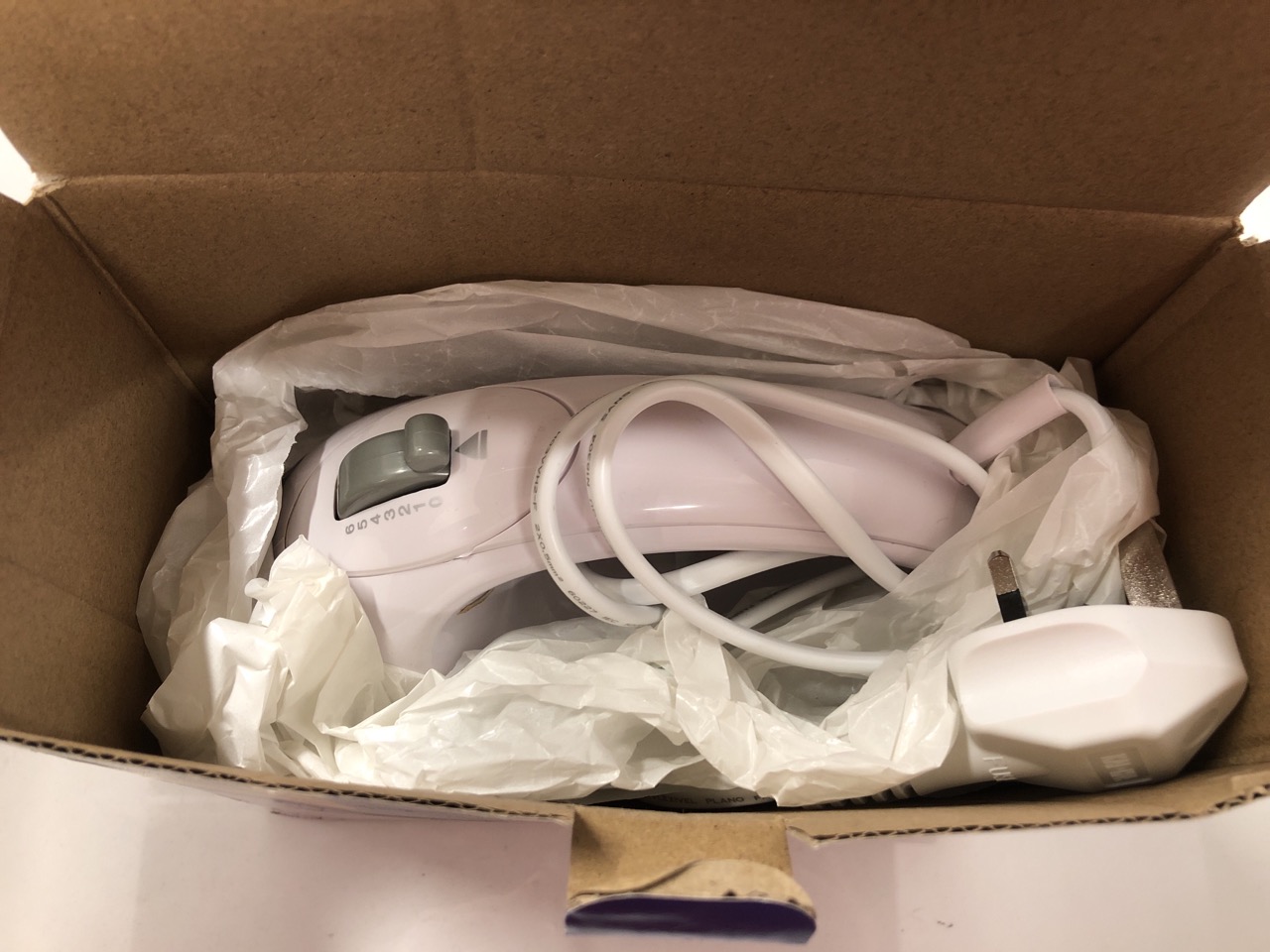 Lot 545  
            Edinburgh SR24 - Delivery Only 

                
QUANTITY OF KITCHEN & APPLIANCES ITEMS TO INCLUDE RUSSELL HOBBS FOOD COLLECTION E... - Image 4