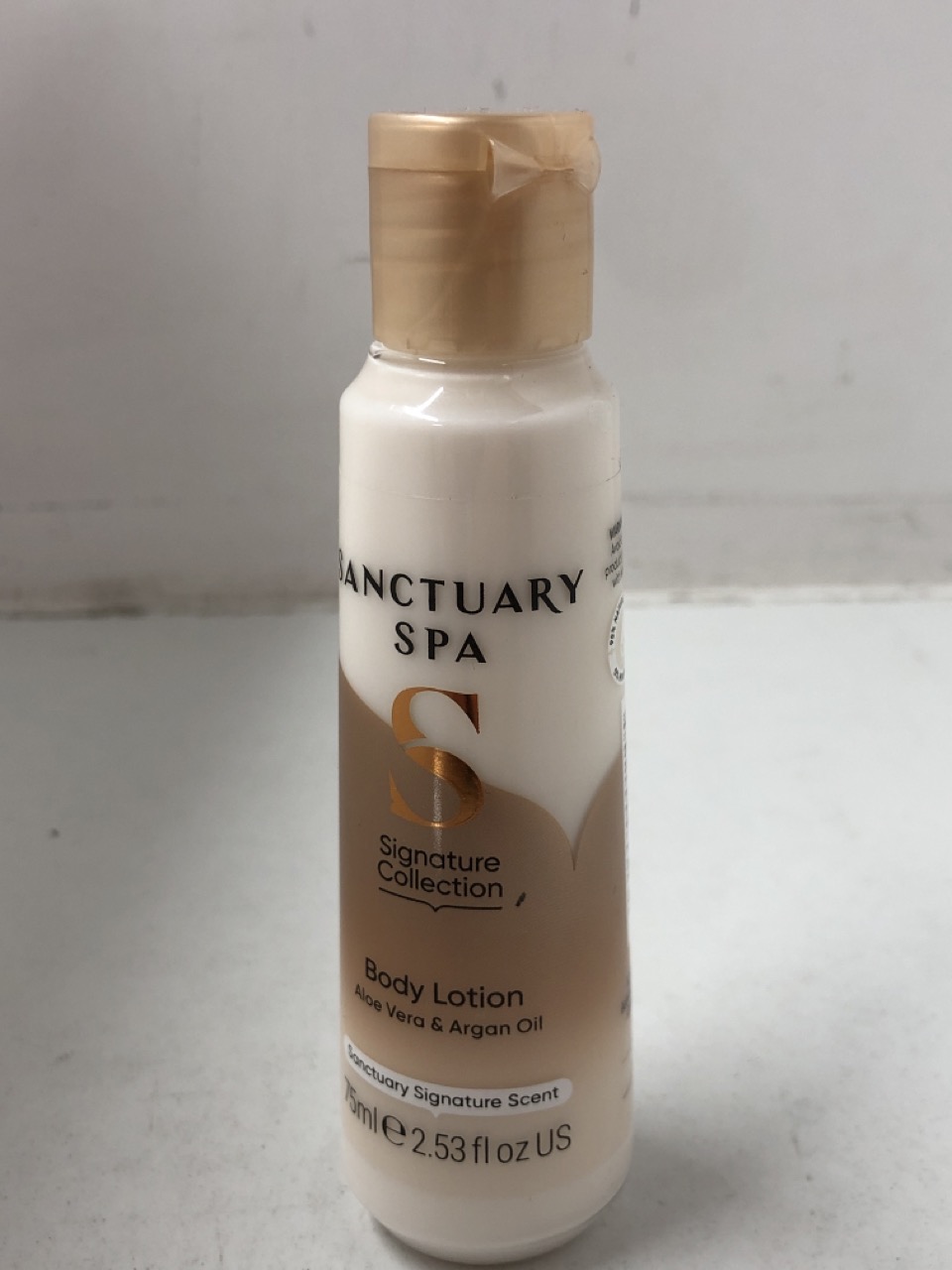 Lot 548  
            Edinburgh SR24 - Delivery Only 

                
QUANTITY OF HEALTH & BEAUTY ITEMS TO INCLUDE WET BRUSH CUSTOM CARE DETANGLER THIC... - Image 4