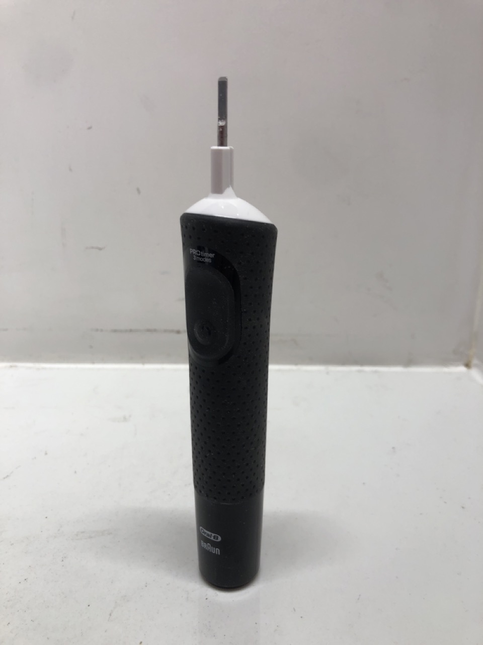 Lot 54  
            Edinburgh SR24 - Delivery Only 

                
QUANTITY OF HEALTH & BEAUTY ITEMS TO INCLUDE ORAL-B VITALITY PRO ELECTRIC TOOTHBR...