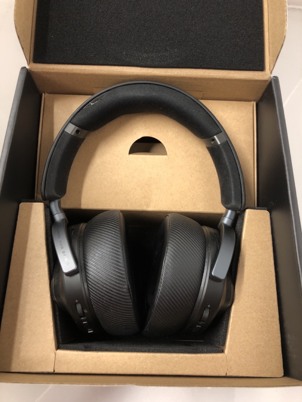 Lot 550  
            Edinburgh SR24 - Delivery Only 

                
ASUS ROG DELTA II WIRELESS GAMING HEADSET (50MM TITANIUM DRIVERS, ROG SPEEDNOVA, ...