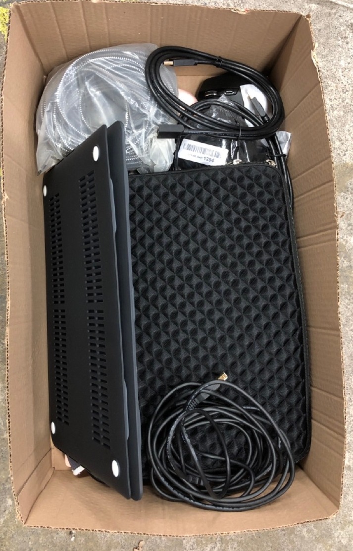 Lot 558  
            Edinburgh SR24 - Delivery Only 

                
QUANTITY OF TECH & GAMING TO INCLUDE WIRELESS XBOX CONTROLLER: LOCATION - BACK RACK