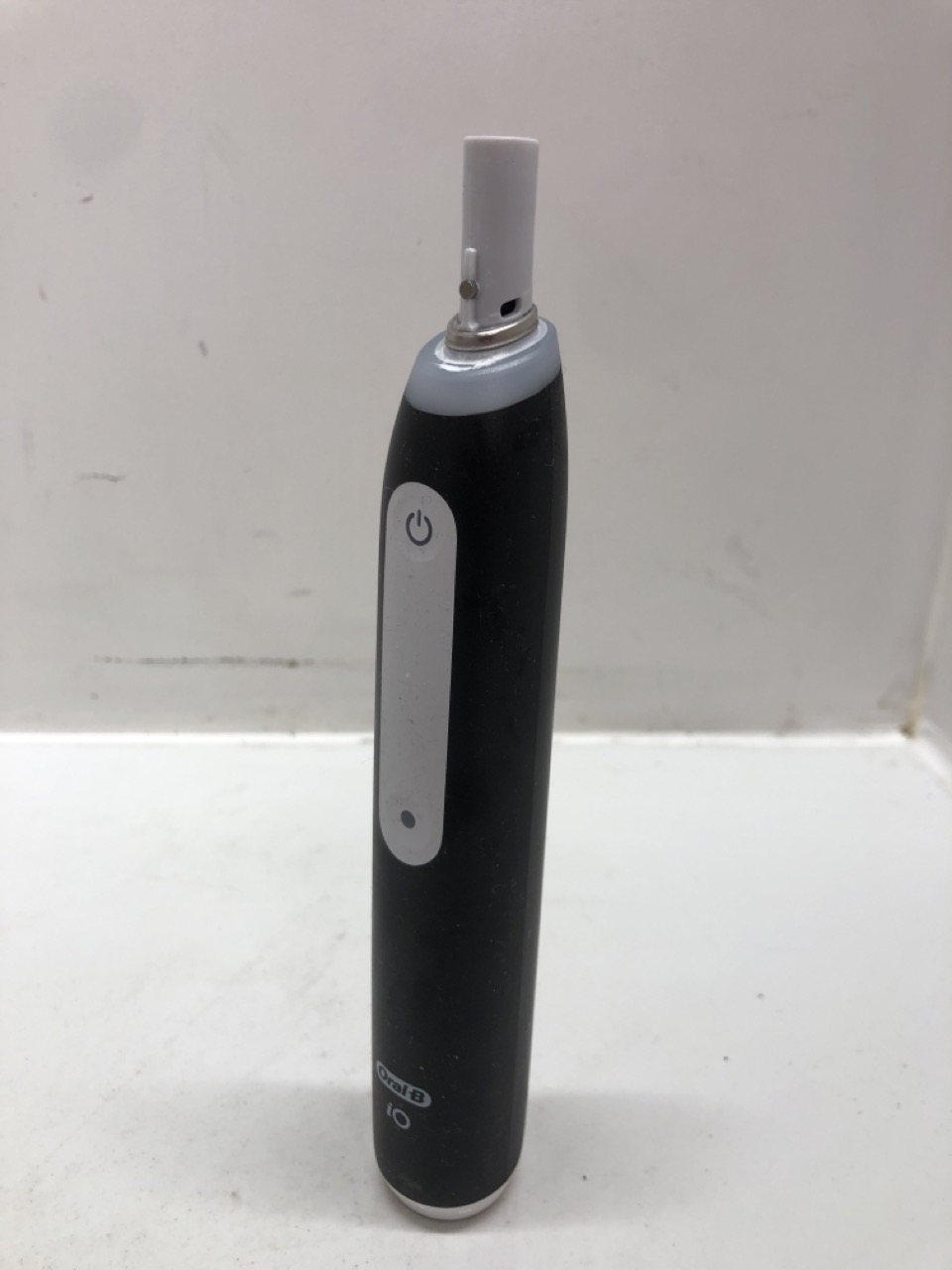 Lot 78  
            Edinburgh SR24 - Delivery Only 

                
QUANTITY OF HEALTH & BEAUTY ITEMS TO INCLUDE ORAL B SERIES 3 ELECTRIC TOOTHBRUSH ...