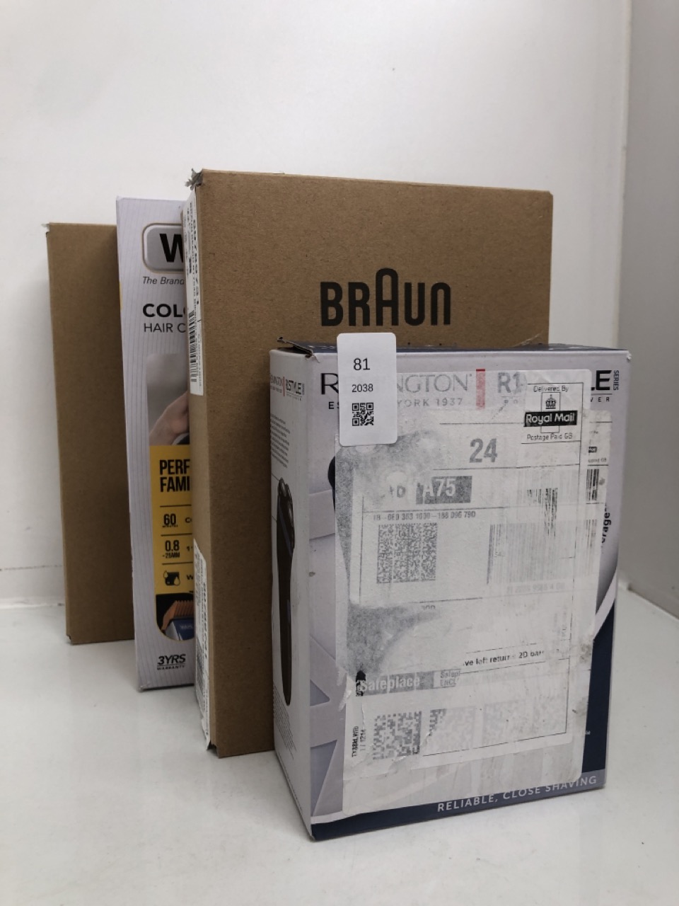 Lot 81  
            Edinburgh SR24 - Delivery Only 

                
QUANTITY OF HEALTH & BEAUTY ITEMS TO INCLUDE REMINGTON MENS ELECTRIC ROTARY SHAVE...