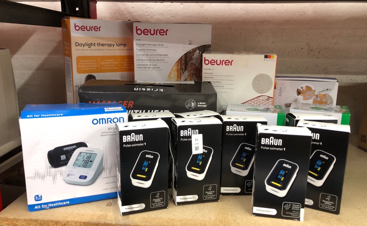 Lot 83  
            Edinburgh SR24 - Delivery Only 

                
QUANTITY OF HEALTH & BEAUTY ITEMS TO INCLUDE BRAUN PULSE OXIMETER 1 - ACCURATE BL...