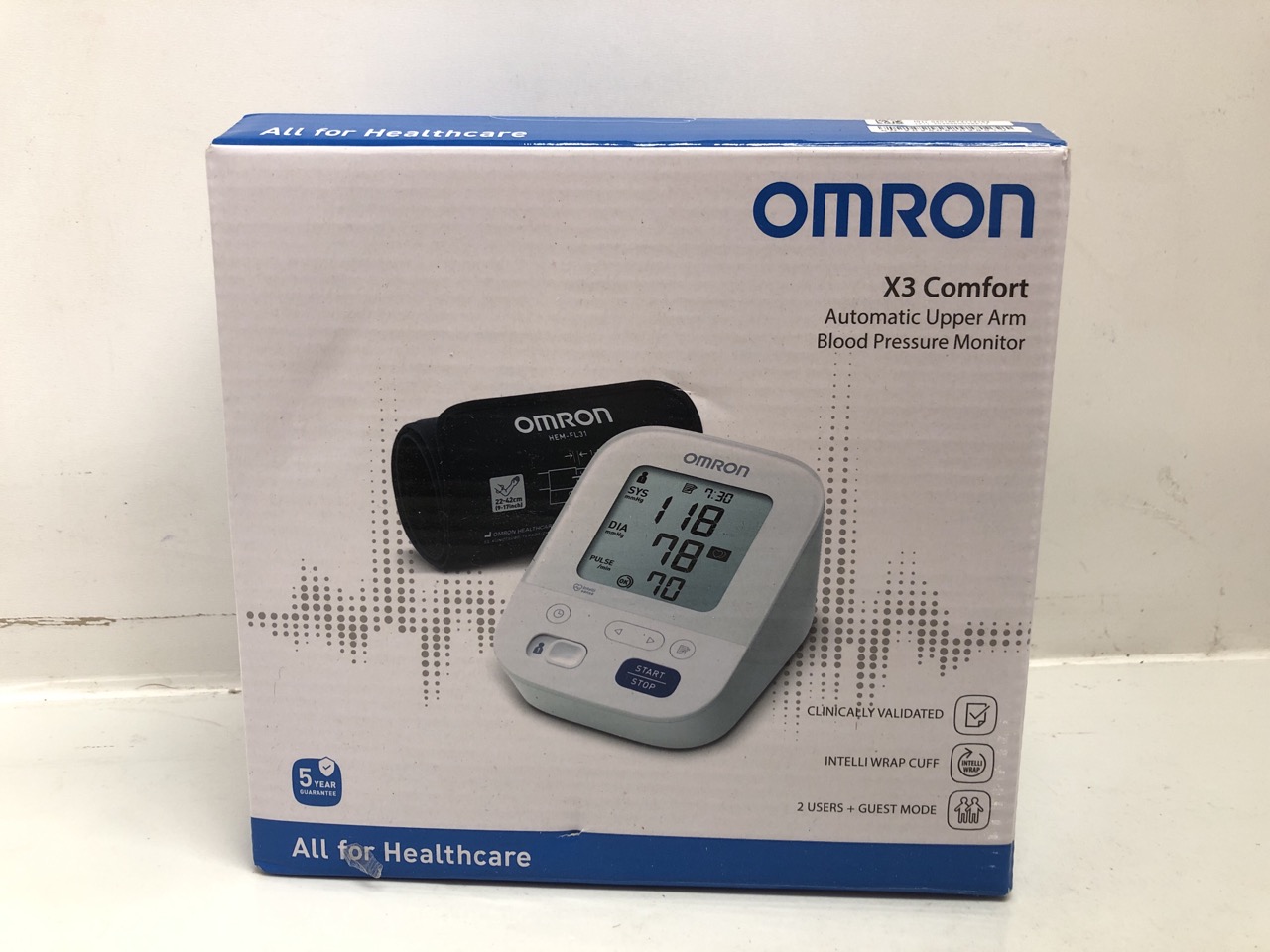 Lot 83  
            Edinburgh SR24 - Delivery Only 

                
QUANTITY OF HEALTH & BEAUTY ITEMS TO INCLUDE BRAUN PULSE OXIMETER 1 - ACCURATE BL...