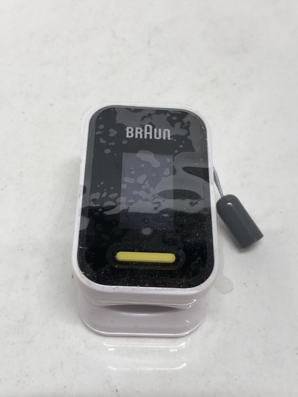 Lot 83  
            Edinburgh SR24 - Delivery Only 

                
QUANTITY OF HEALTH & BEAUTY ITEMS TO INCLUDE BRAUN PULSE OXIMETER 1 - ACCURATE BL...