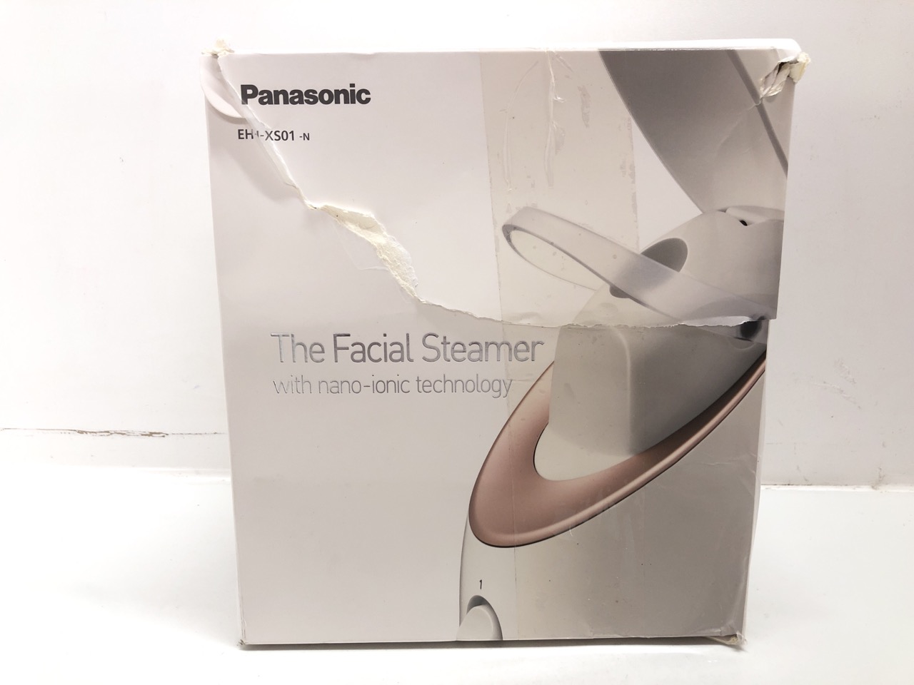 Lot 8  
            Edinburgh SR24 - Delivery Only 

                
PANASONIC EH-XS01 FACIAL STEAMER WITH NANOE IONIC TECHNOLOGY FOR A PROFESSIONAL A...