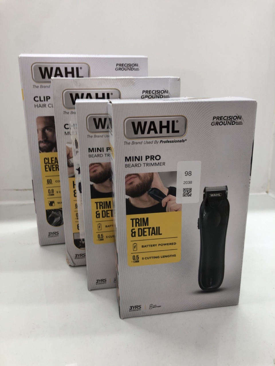 Lot 98  
            Edinburgh SR24 - Delivery Only 

                
QUANTITY OF HEALTH & BEAUTY ITEMS TO INCLUDE WAHL MINI PRO CORDLESS TRIMMER, MEN’...