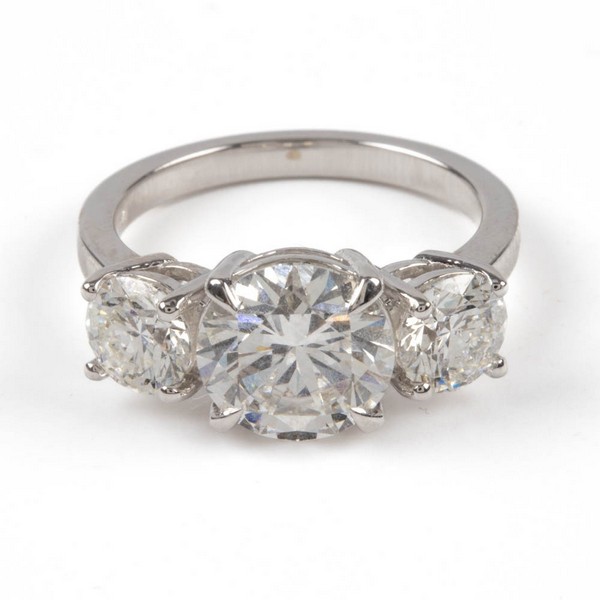 Lot 11  
            Nottingham Luxury Room - Delivery Only 

                
14K White 2.51ct Centre Stone with 0.71ct each Side Stone Laboratory Grown Round ...