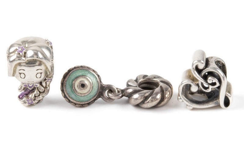 Lot 138  
            Nottingham Luxury Room - Delivery Only 

                
Pandora Silver Selection of Three Charms, 11.8g (VAT Only Payable on Buyers Premium)