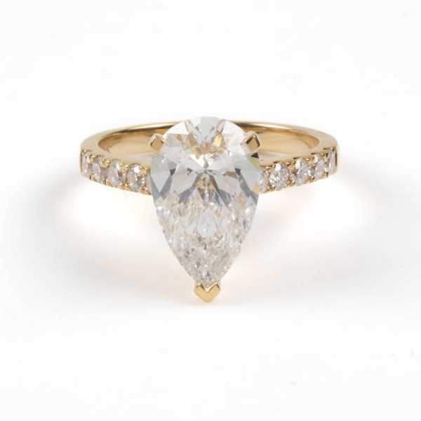 Lot 13  
            Nottingham Luxury Room - Delivery Only 

                
18K Yellow 3.02ct Laboratory Grown Pear Brilliant-cut Diamond with Shoulders Ring...
