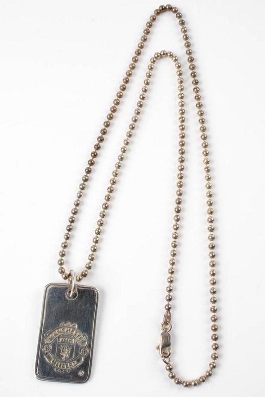Lot 149  
            Nottingham Luxury Room - Delivery Only 

                
Silver Manchester United Rectangle Pendant, 3.6x2cm with Silver Ball Chain,50cm, ...