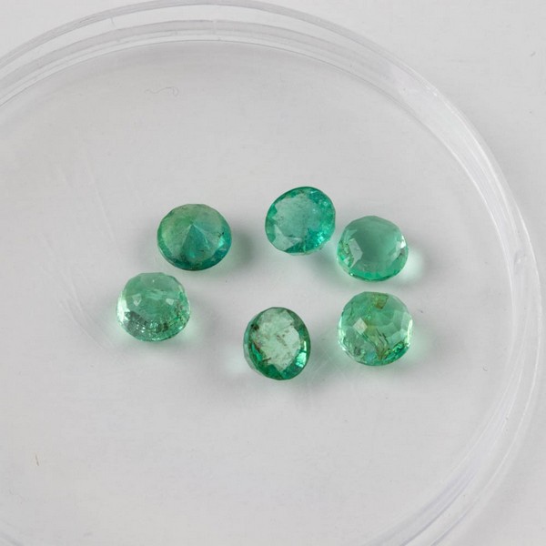 Lot 152  
            Nottingham Luxury Room - Delivery Only 

                
3.00ct Emerald Faceted Round-cut Parcel of Gemstones, 5mm