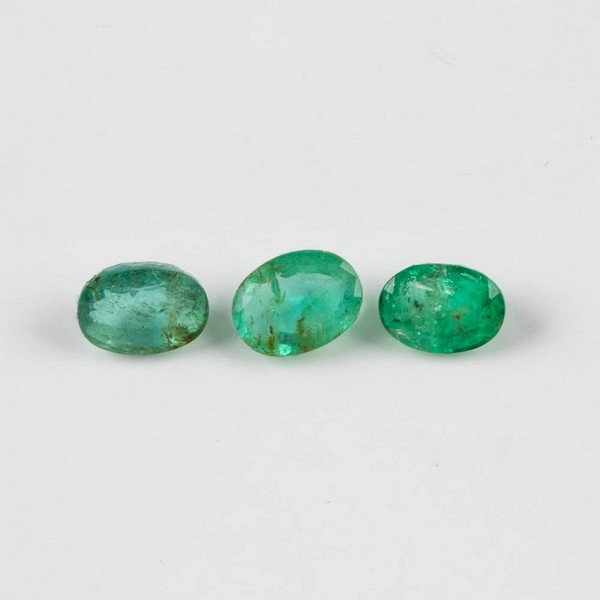 Lot 153  
            Nottingham Luxury Room - Delivery Only 

                
4.03ct Emerald Faceted Oval-cut Trio of Gemstones, 8x6mm