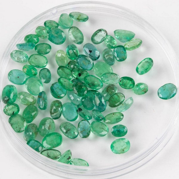 Lot 155  
            Nottingham Luxury Room - Delivery Only 

                
15.06ct Emerald Faceted Oval-cut Parcel of Gemstones, 4x3, 5x3, 5x4mm