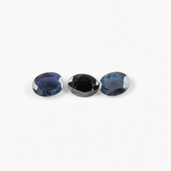 Lot 156  
            Nottingham Luxury Room - Delivery Only 

                
4.06ct Sapphire Faceted Oval-cut Trio of Gemstones, 8x6mm
