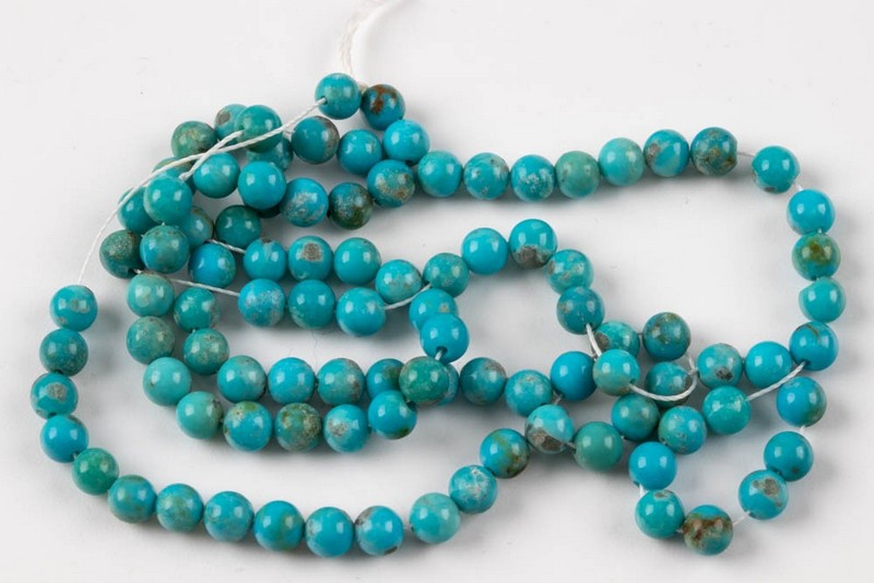 Lot 197  
            Nottingham Luxury Room - Delivery Only 

                
Turquoise String of 4mm Beads, 41cm
