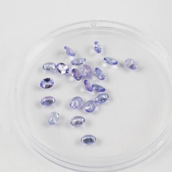 Lot 219  
            Nottingham Luxury Room - Delivery Only 

                
3.07ct Tanzanite Faceted Oval-cut Parcel of Gemstones, 4x3mm