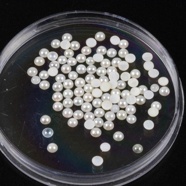 Lot 223  
            Nottingham Luxury Room - Delivery Only 

                
4.20ct Japanese Cultured Pearls Cabochon Round-cut Parcel of Gemstones, 2.5mm