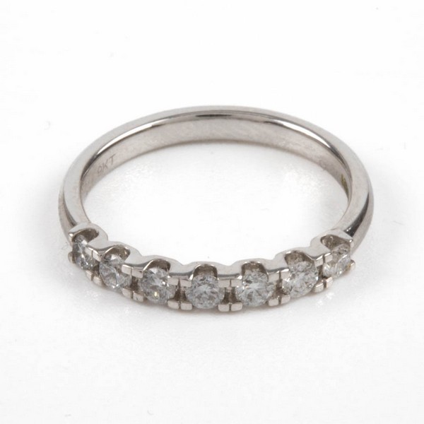 Lot 22  
            Nottingham Luxury Room - Delivery Only 

                
9ct White Gold 0.33ct Laboratory Grown Round Brilliant-cut Diamond Seven Stone Ha...