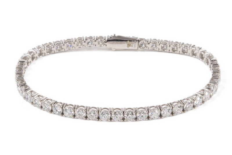 Lot 28  
            Nottingham Luxury Room - Delivery Only 

                
9ct White Gold 7.00ct Laboratory Grown Round Brilliant-cut Diamond Tennis Bracele...