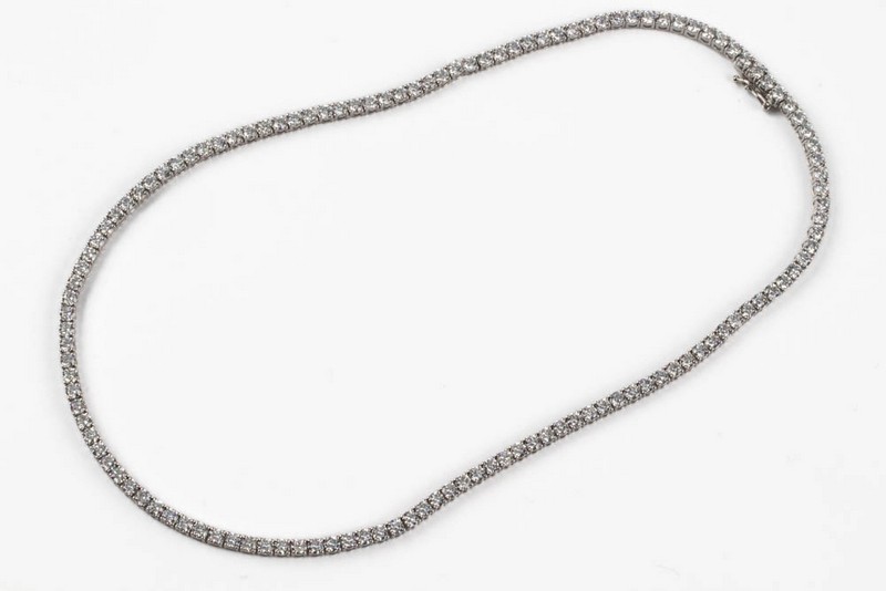 Lot 29  
            Nottingham Luxury Room - Delivery Only 

                
9K White 18.14ct Laboratory Grown Round Brilliant-cut Diamond Tennis Necklace, 45...