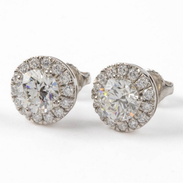 Lot 38  
            Nottingham Luxury Room - Delivery Only 

                
Platinum 950 2.08ct total Laboratory Grown Round Brilliant-cut Diamond with Halo ...